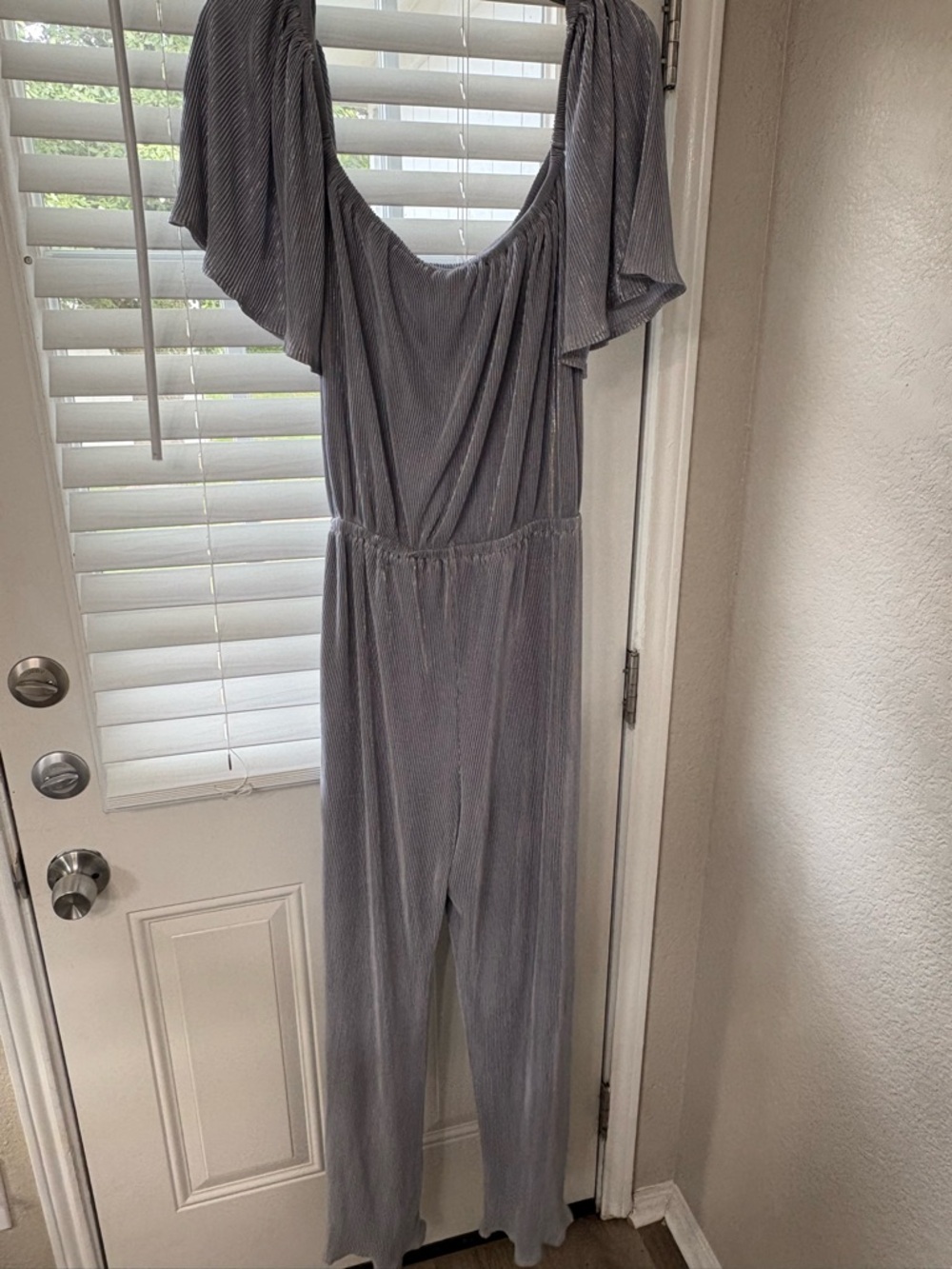 Pleated Gray Wide-Sleeve Jumpsuit